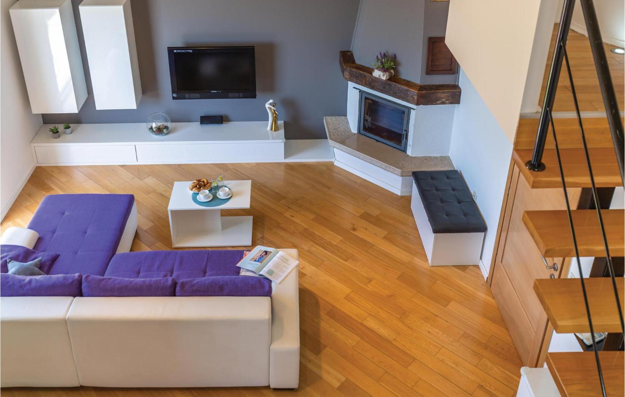 Lovely Apartment In Makarska With Kitchenette エクステリア 写真