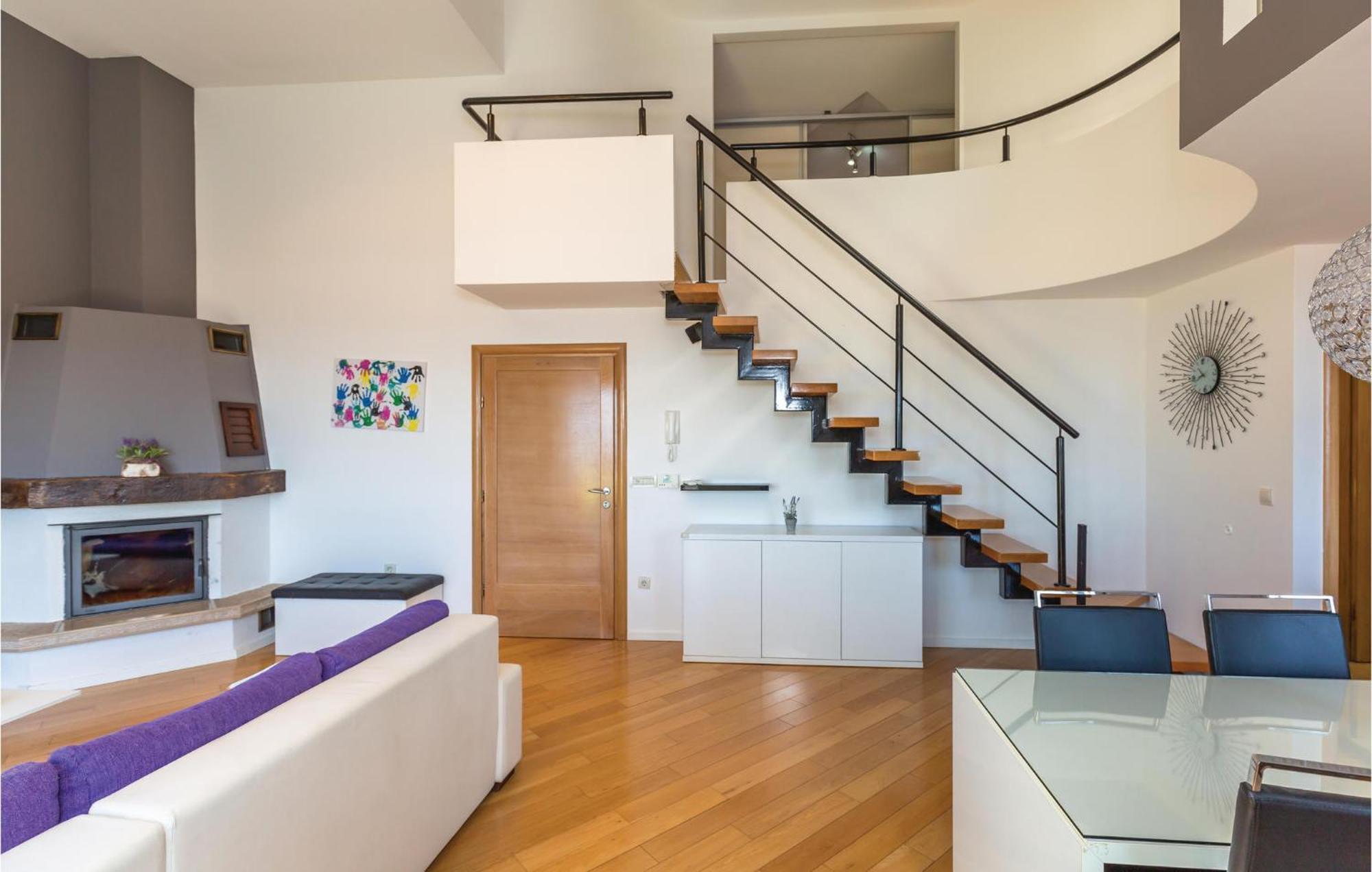 Lovely Apartment In Makarska With Kitchenette エクステリア 写真