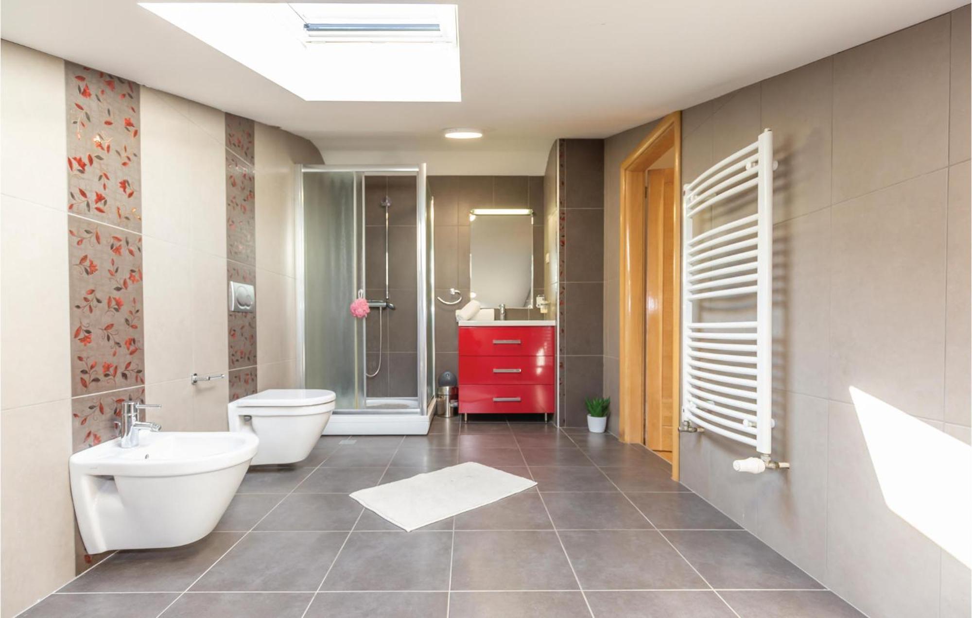 Lovely Apartment In Makarska With Kitchenette エクステリア 写真