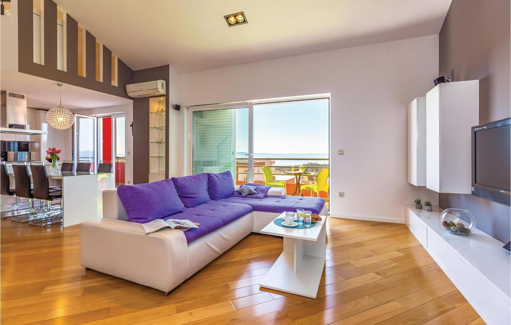 Lovely Apartment In Makarska With Kitchenette エクステリア 写真