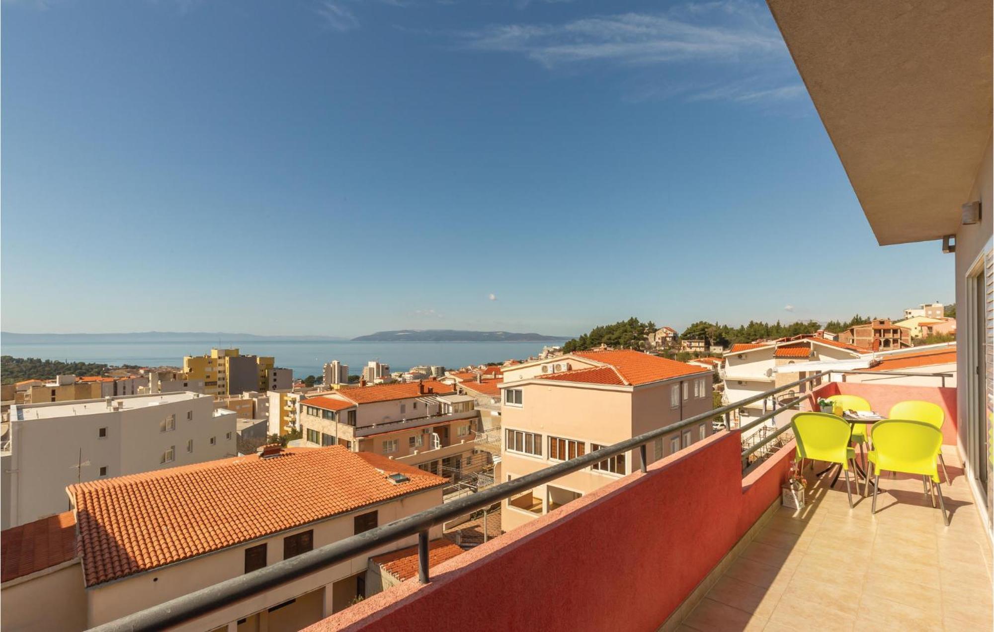 Lovely Apartment In Makarska With Kitchenette エクステリア 写真